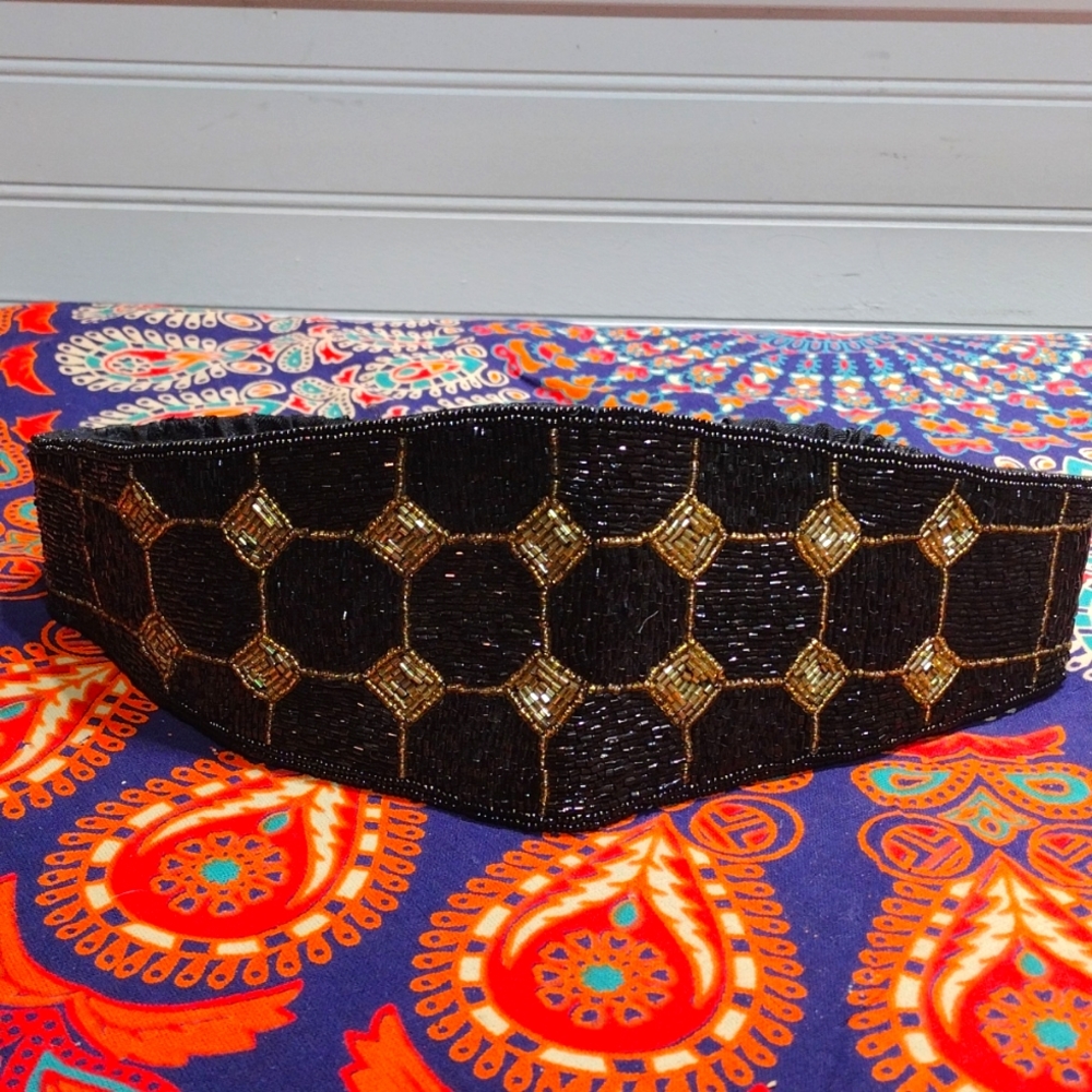 Vintage Art Deco Style Glam Black and Gold Beaded Fashion Belt.